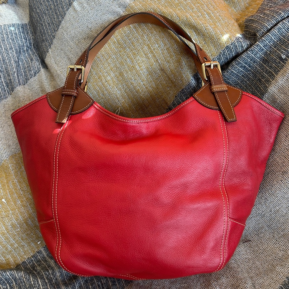 Dooney & Bourke Red Leather Hobo w/Brown Trim EXCELLENT RARELY USED CONDITION - Picture 2 of 13